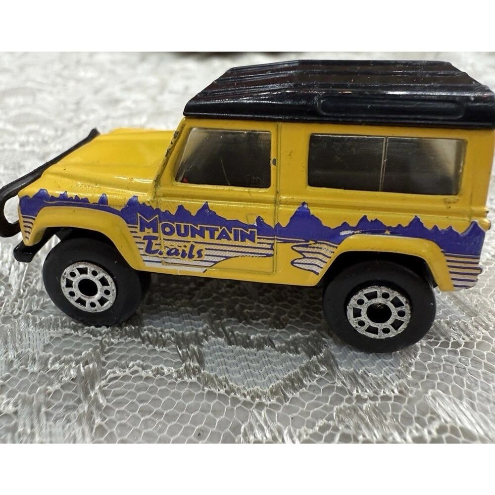 Matchbox Land Rover Ninety 4X4 Mountain Trails Yellow Die-Cast Truck 1987 1:62